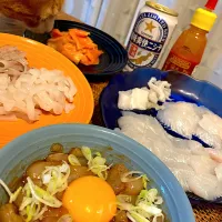 釣魚ヒラメをお刺身とユッケ、美味しそうなスルメイカをお刺身にして、お買い得黒ミル貝のお刺身も加えて乾杯です😋🍻💕✨| アイさん