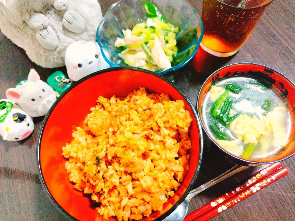 キムチチャーハン、小松菜と卵のスープ、ささみとキュウリの中華和え|サトリさん