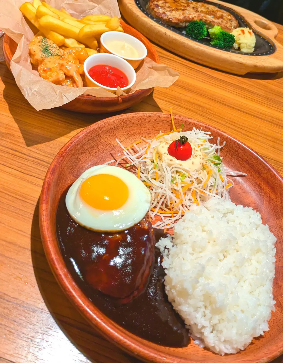 びっくりドンキー！(黒デミソースハンバーグ)|あぼちさん