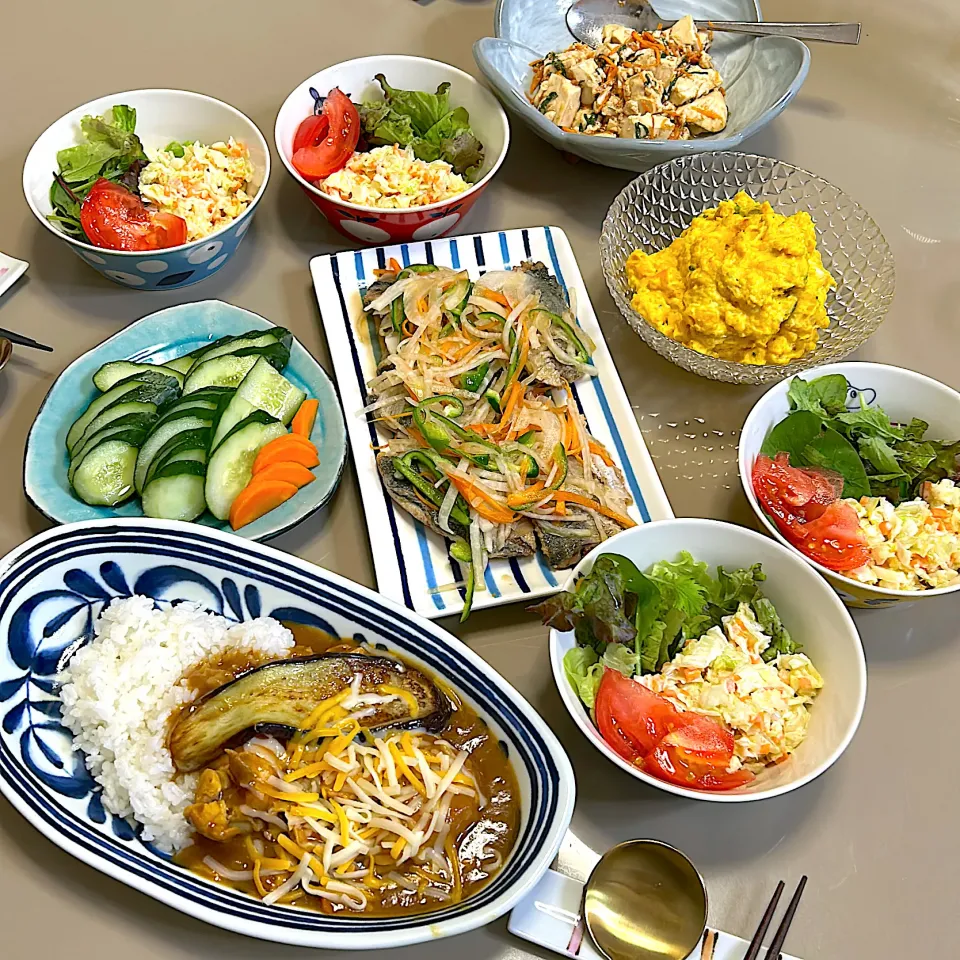 カレーライス、鯵の南蛮漬け、コールスローサラダ、かぼちゃサラダ、豆腐ナムル|kekekeさん