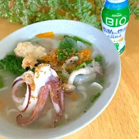 シーフード🦑フォーに発酵生姜と粒みそトッピング🎵| さくたえさん