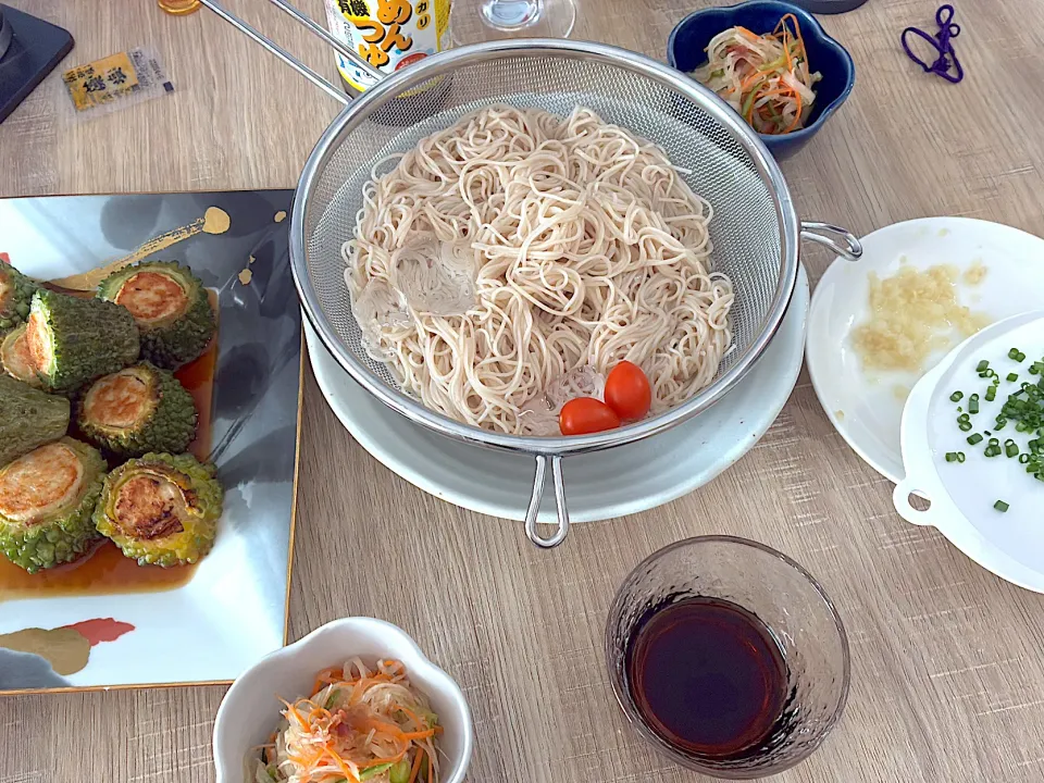 全粒粉素麺、ベランダ菜園ミニトマト、ゴーヤの肉詰め甘酢あんかけ、大根とピーマンの梅おかかサラダ|みかふく_食生活見直し保健師ごはん。さん