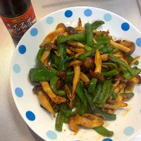 ピーマンとしめじのオイスター炒め|料理研究家　ザキヤマさん