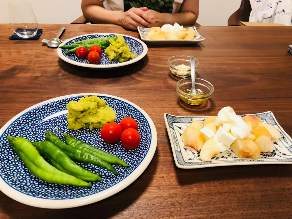 ピーじゃが、サラダ甘唐辛子、桃のカプレーゼ|タロッカ主夫見習いさん