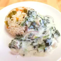 簡単海老ピラフにホワイトソースかけたやつ|ゆうゆうさん