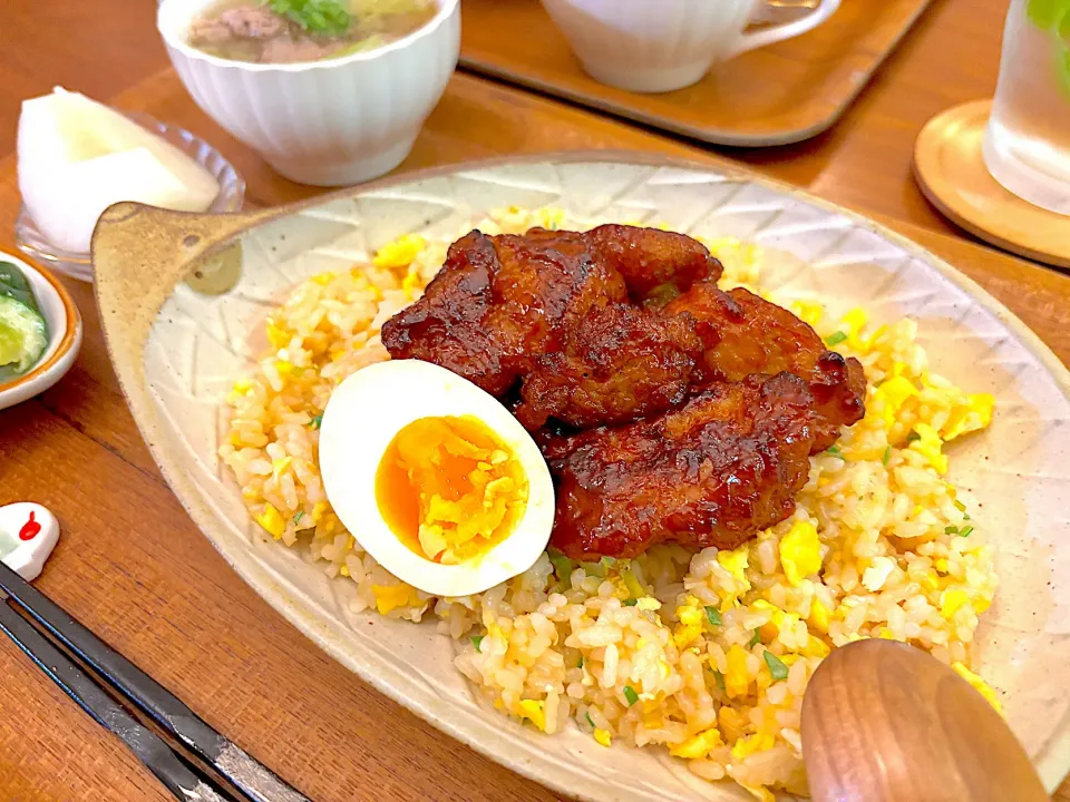 ヤンニョムチキン乗せチャーハン|すずさん