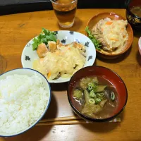 鶏ももクリームソース風（シチュー）・ご飯・味噌汁🌺|chiyukiさん