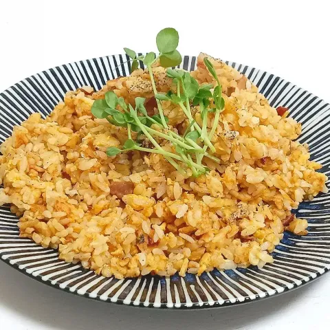 「李錦記　パンダブランドオイスターソース　スパウトパウチ」を使ってみたSnapdishの料理・レシピ写真:【パラパラ過ぎて勝手に崩れる🎯】叉焼たっぷり！オイスターソース炒飯🤤