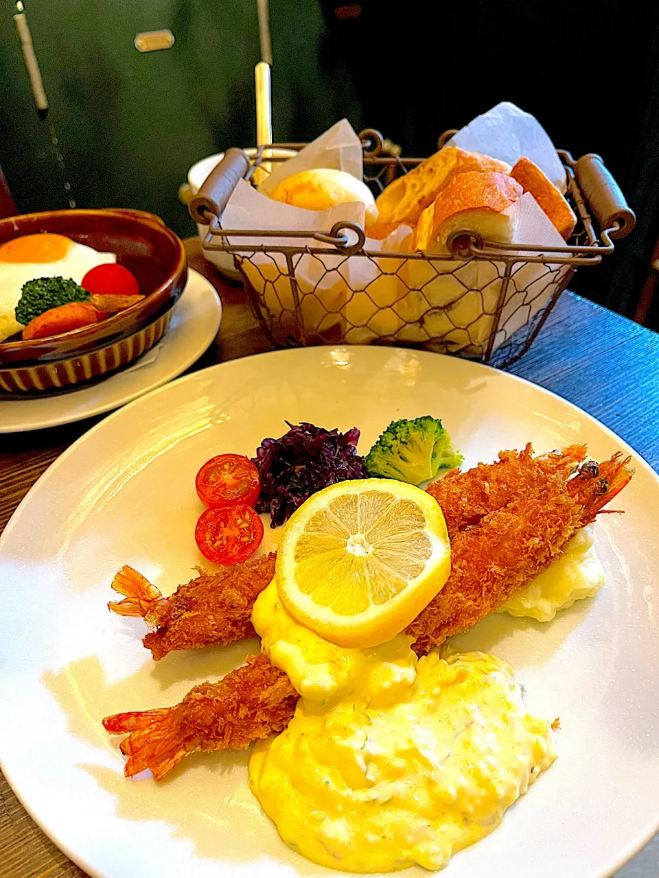 エビフライ🍤🍤 パンとエスプレッソと|ナナさん