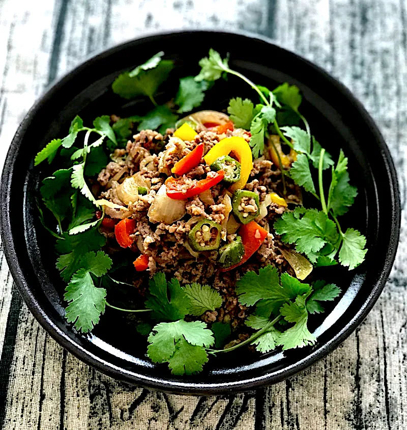 レンジで簡単！パクチー香る♪タイ風ガパオの包み蒸し|ココキッチンさん