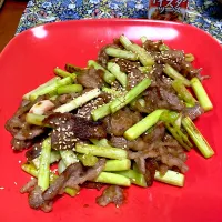 アスパラガスと牛肉のオイスター炒め| ももさん