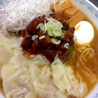 チャーシューが無かったのでホルモン味噌ラーメン|尊さん