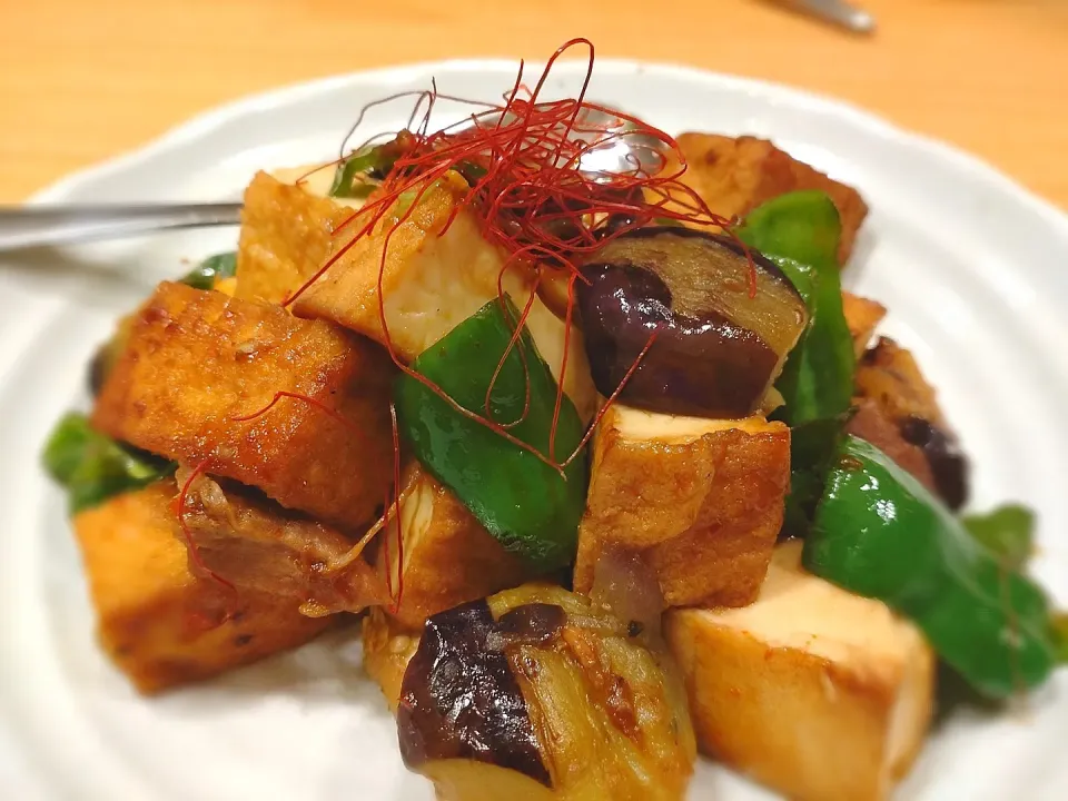 厚揚げとナスとピーマンのちょい辛炒め|ともさん