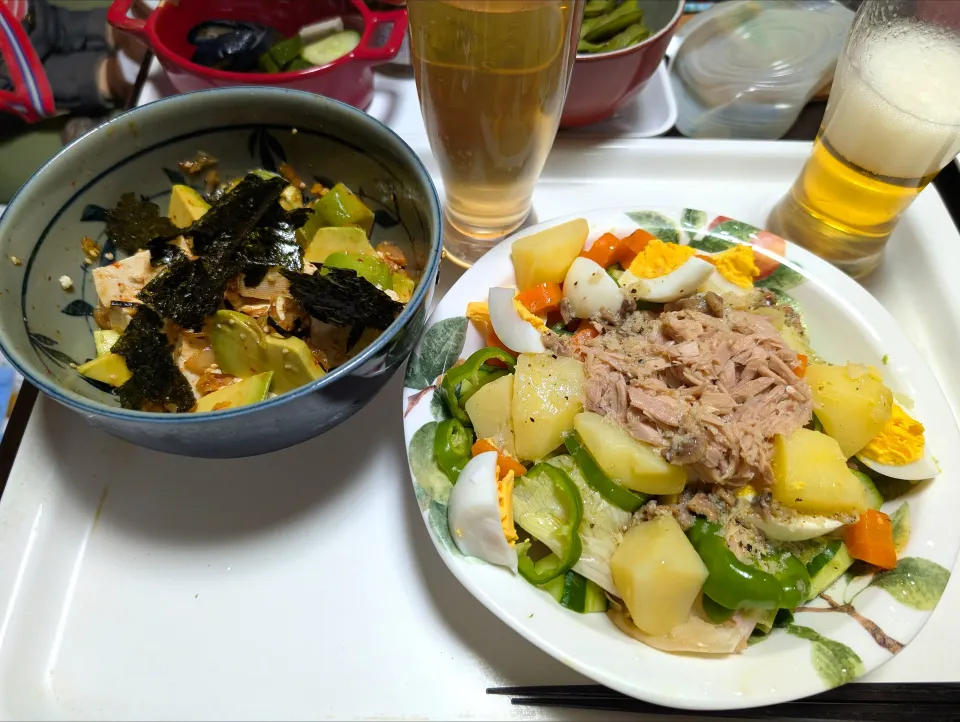 8/28(木)夕食。ニース風サラダ。豆腐とアボカドのキムチ和え。|へいちゃんさん