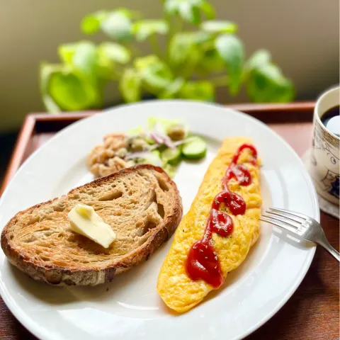 「Wできたてシェフレンジ」を使ってみたSnapdishの料理・レシピ写真:自家製パンとチーズオムレツのブランチ