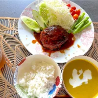 ハンバーグ　自家製かぼちゃのポタージュ|あつこさん