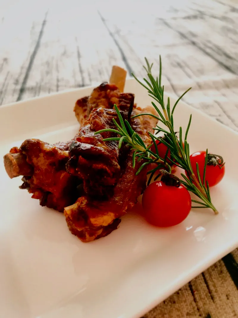 圧力鍋で簡単！オイスターソース豚スペアリブ|ココキッチンさん