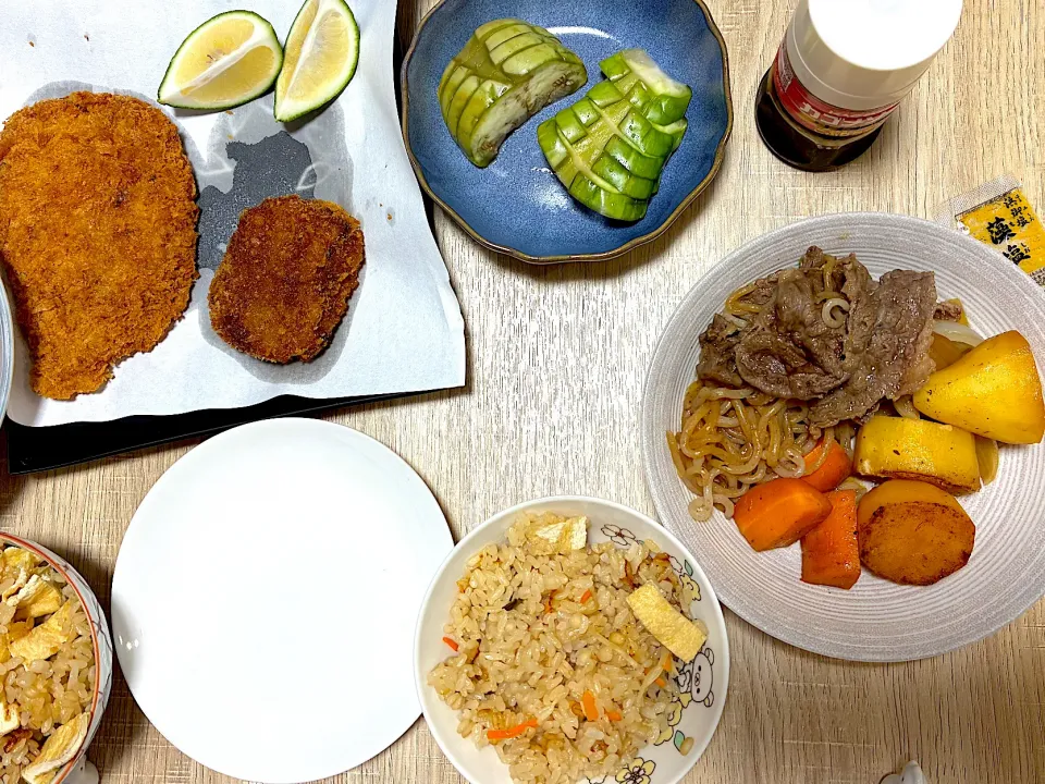 肉じゃが、（黒毛和牛すね肉）たけのこの炊き込みご飯、緑ナスのぬか漬け、お惣菜のささみカツとメンチカツ|みかふく_食生活見直し保健師ごはん。さん