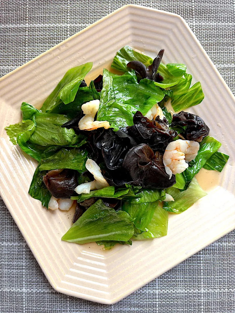 レタスとキクラゲの炒め　もったいないを美味しく|栃倉 直人さん