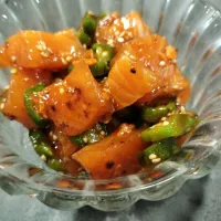 サーモンとオクラのポキ風| しんちゃんパパさん