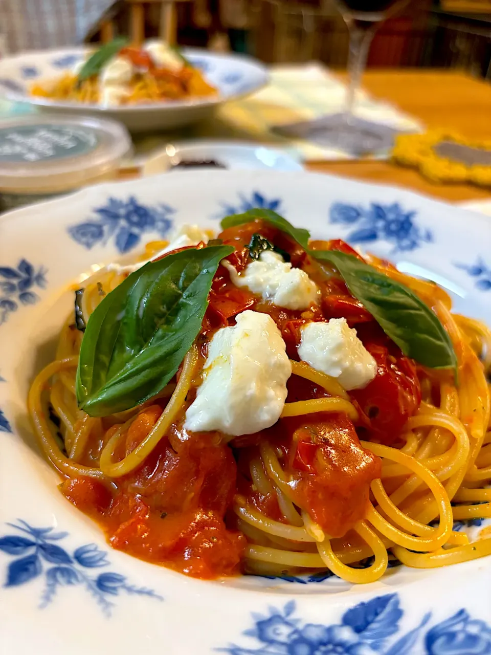 フレッシュトマトとモッツァレラのパスタ|かおポンさん