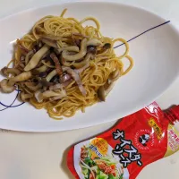 しめじとベーコンのオイスターソースパスタ|あひとさん