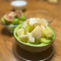 8/30の夕食　メロンと桃|yoneさん