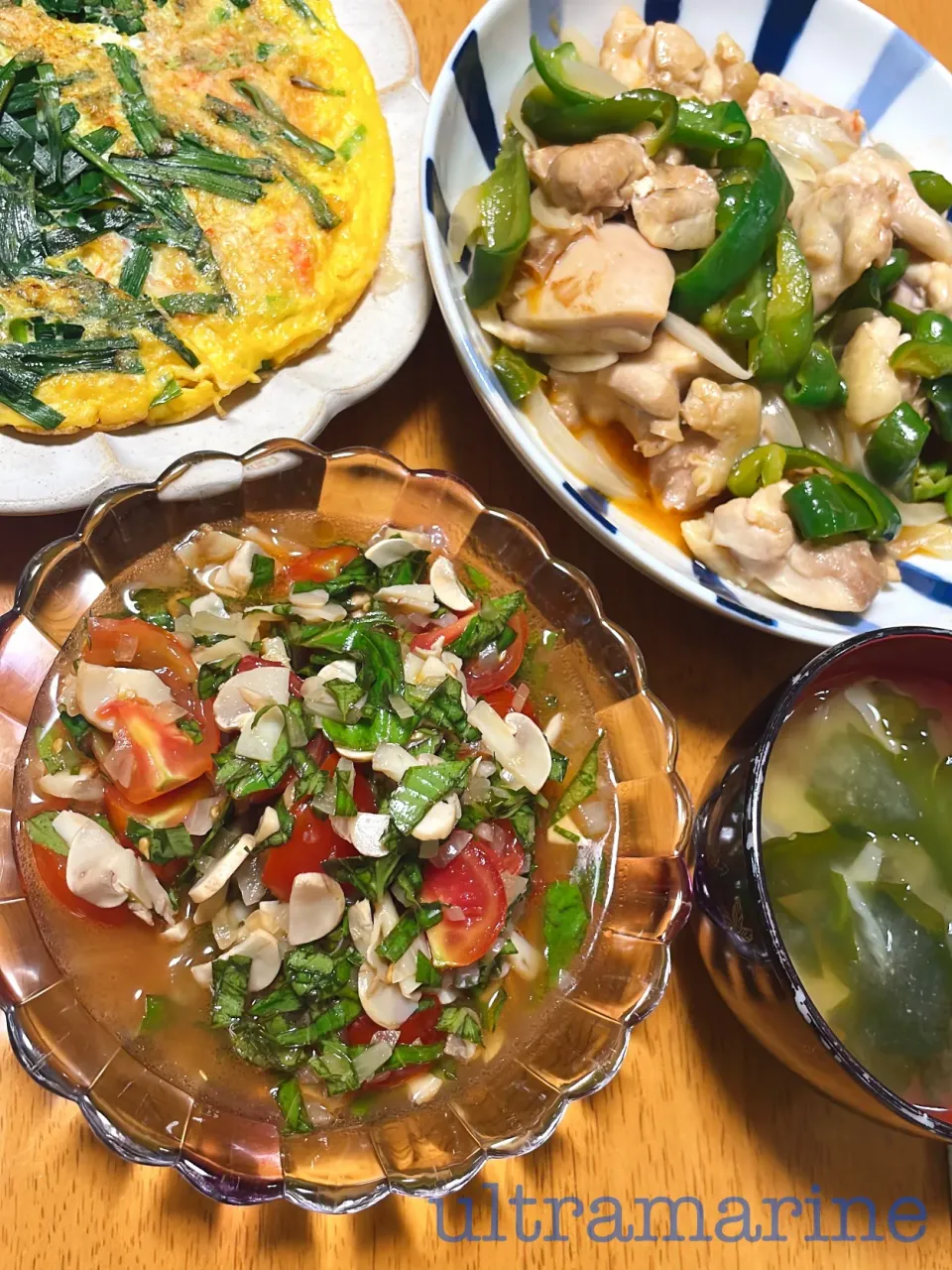 ＊マッシュルームのバジルトマトサラダ、鶏の甘酢、ニラ玉で中華ごはん♪＊|ultramarineさん