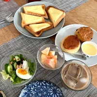 スコーンとチーズトーストの朝ごはん| Sakikoさん