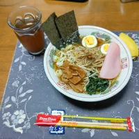 ニンニクもやし炒めラーメン、バナナ(昼飯)|enarinさん