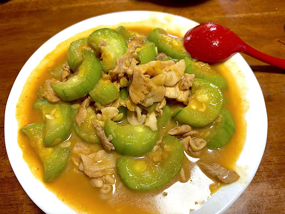 ナーベラ（ヘチマ）の味噌炒め|Shimoda Tohruさん