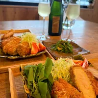 今夜は厚切りとんかつ　いつものスパークリングワイン| izunさん