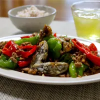かおるさんの料理 甘長唐辛子と揚げ皮蛋炒め🇹🇼