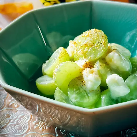 「馬路村のゆずみそ」を使ってみたSnapdishの料理・レシピ写真:マスカットとモッツァレラの白味噌山椒ソース