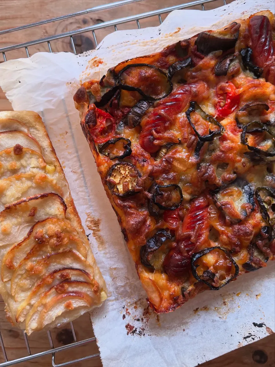 ピッツァフォカッチャ🍕りんごのフォカッチャ🍎|azuuuzaさん