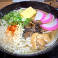 やはり落ち着く駅のうどん◥█̆̈◤࿉∥ 並うどんにかやく|🐈⸒⸒⸒⸒つるのダンス🐈🐾さん