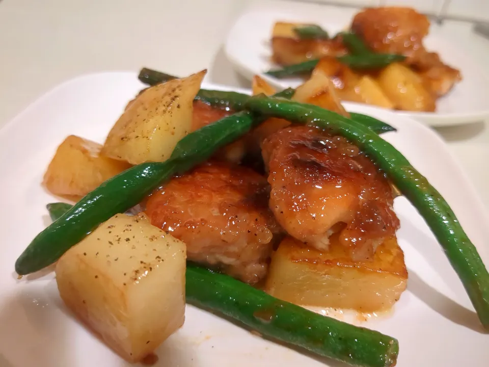 鶏もも肉とじゃがいものバター照り焼き|Conyさん
