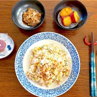 鮭とシラスの炒めご飯・薩摩芋の瀬戸内レモン煮・納豆・紅芋&ミルクチョコレートクッキー今日の昼食20250902|rococoさん