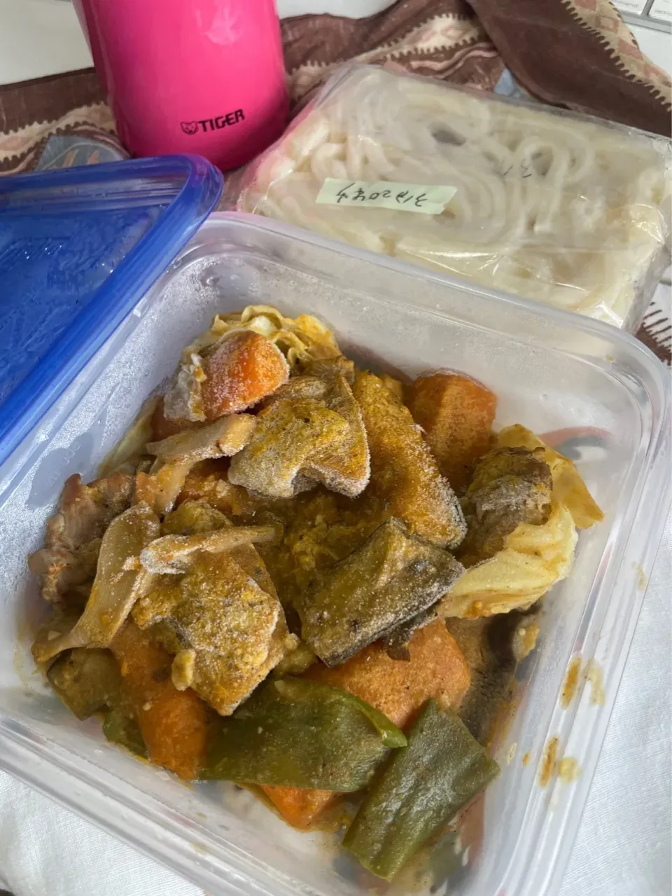 冷凍スープカレーと冷凍うどん、味噌汁|pandavさん