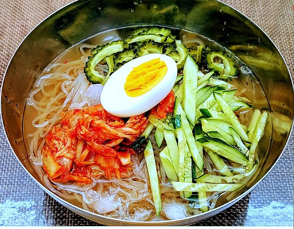 【麺】ひんやり韓国🇰🇷冷麺ゴーヤ入れてみた|シュビラさん