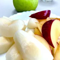 Nashi pears and plums, delicious while they are still fresh!|gonbenさん