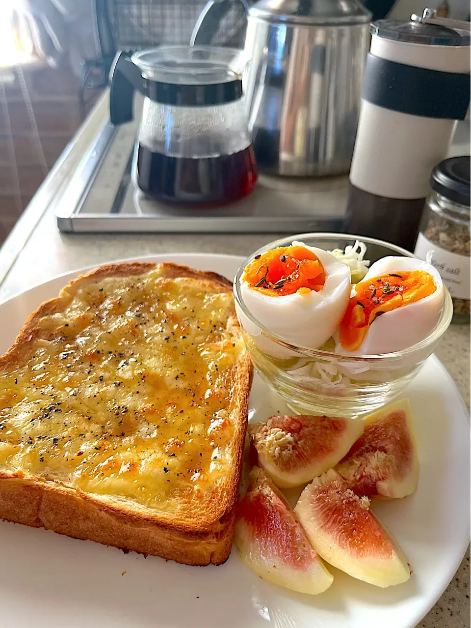 蜂蜜とチーズのピザ(今日はトースト)|chieko ♪さん