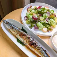 秋味✽4種の葡萄のサラダ＆生秋刀魚（出汁醤油ソース）|mi_neneco♪さん