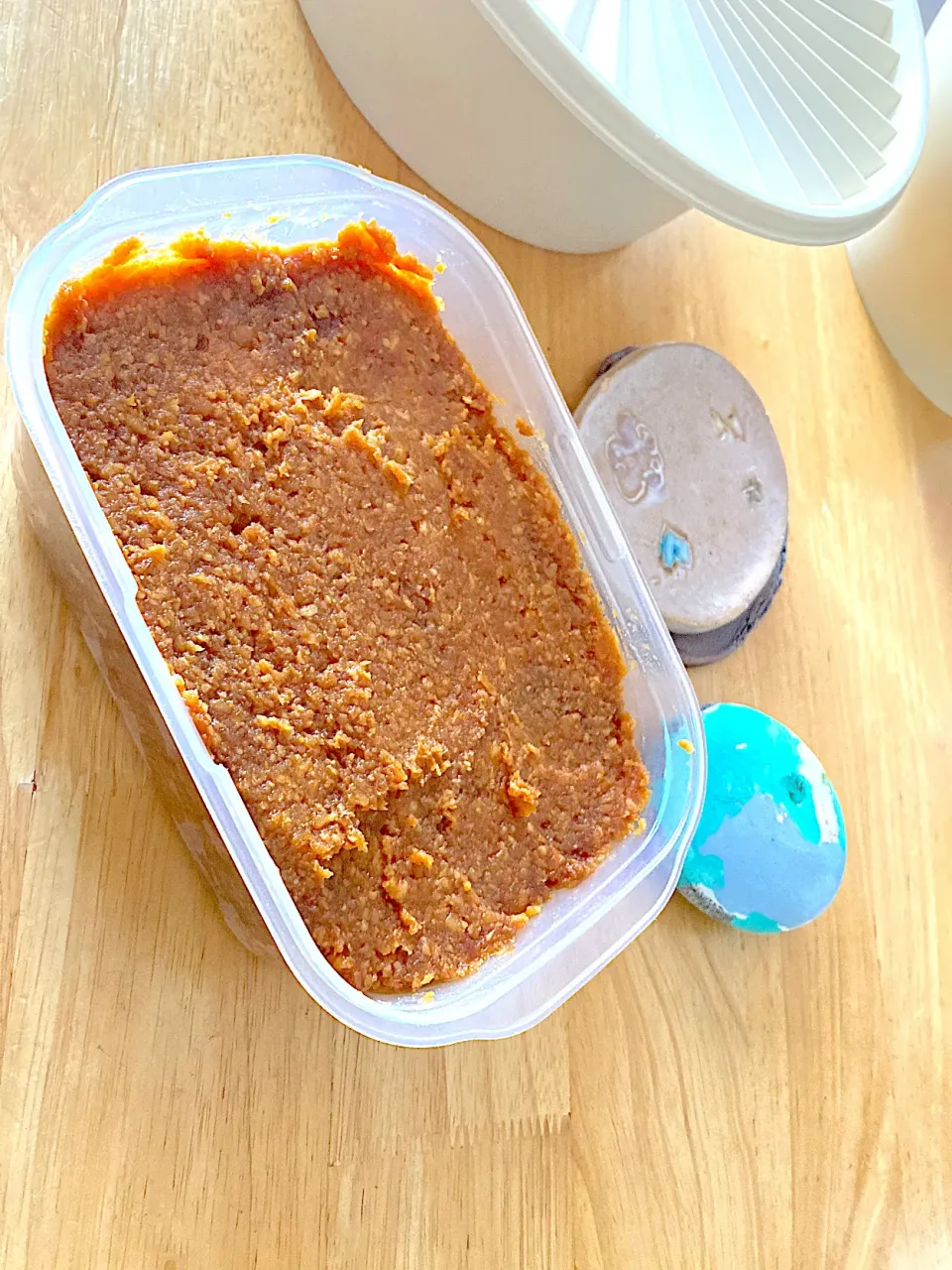 2ヶ月前にマキイの塩とジッパーバックで仕込んだお味噌完成〜！|さくたえさん