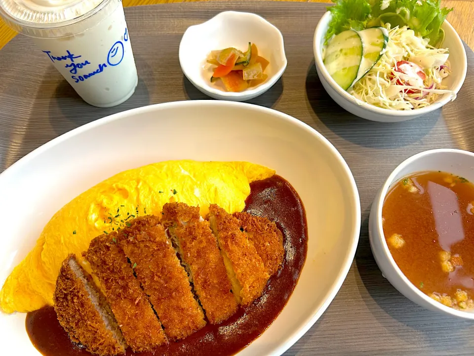 〔道の駅 南越前 山海里〕【FIELD&SOUL】ワイン仕込ソース ボルガライス【聚楽 JURAKU】いちほまれバニラシェイク|Tak@さん