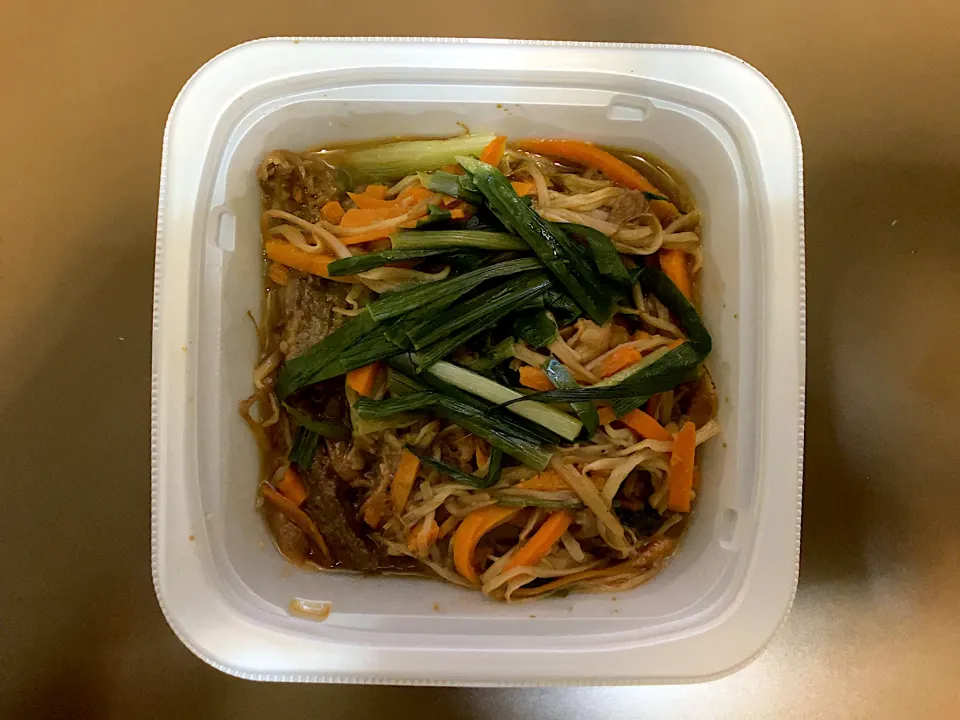 セブンイレブン 香味醤油仕立てのニラレバ|ばーさんさん