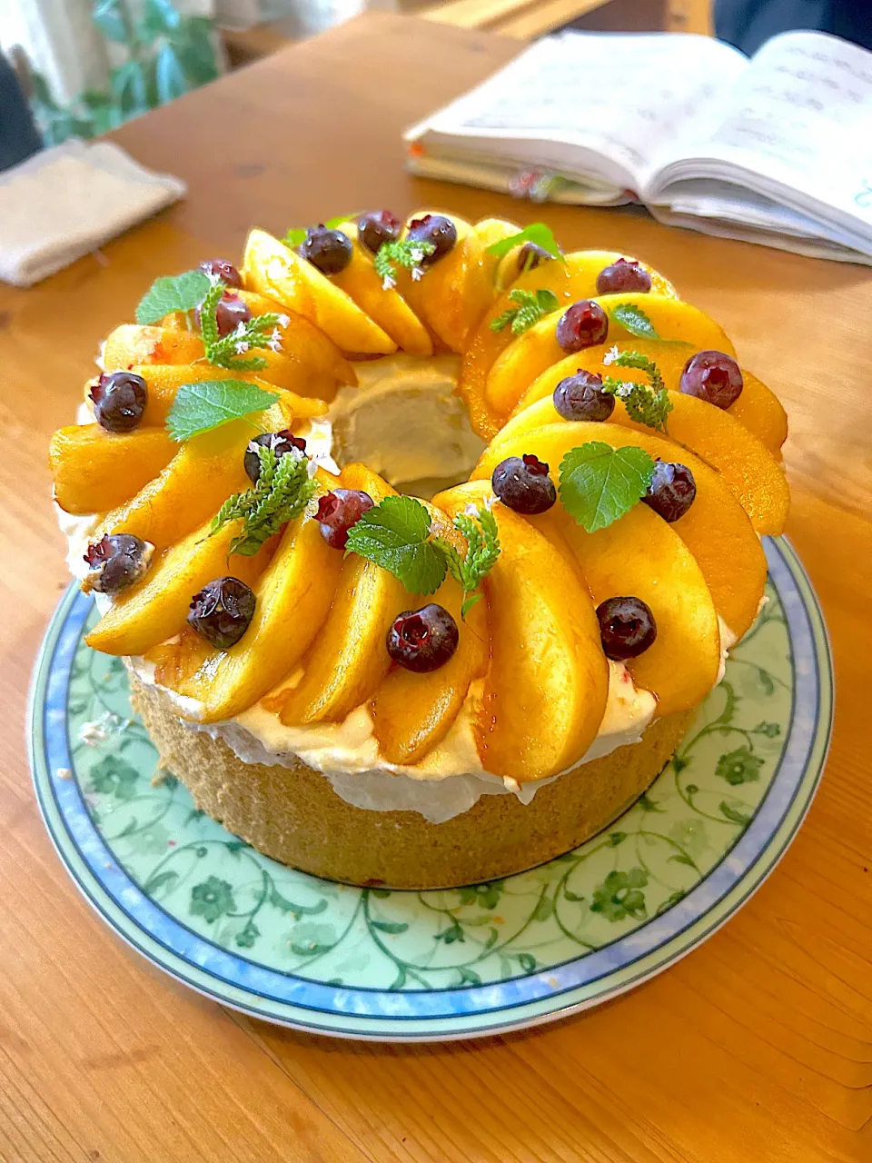桃のシフォンケーキ|🍊🍒ユッキー🎂🍞🍲さん