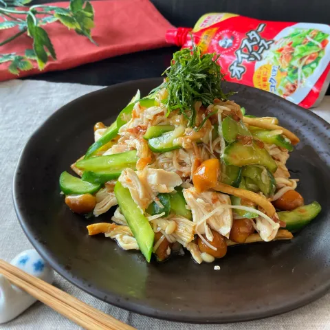 「李錦記　パンダブランドオイスターソース　スパウトパウチ」を使ってみたSnapdishの料理・レシピ写真:ささみときゅうりno梅オイスターキノコ和え