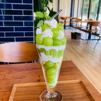 シャインマスカットパフェ|ゆっきーさん