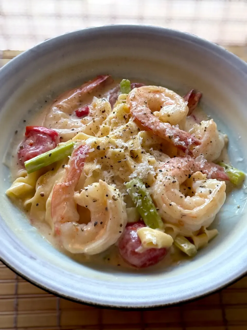 タリアテッレ 海老とアスパラガスのクリームソース|keisukeさん